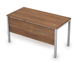 Мебель для персонала Стол рабочий с экраном из ЛДСП 6МД.009